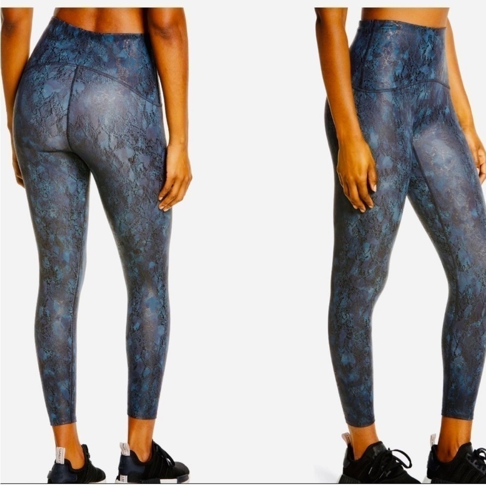 SPANX Booty Boost Navy Reptile Printed 7/8 Leggings Size Small New with tags!